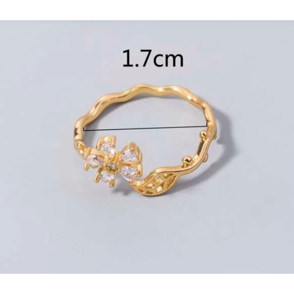 Flower Ring Adjustable One Size Womens Wrap Cuff Rhinestone Daisy Gold tone New - Picture 3 of 9